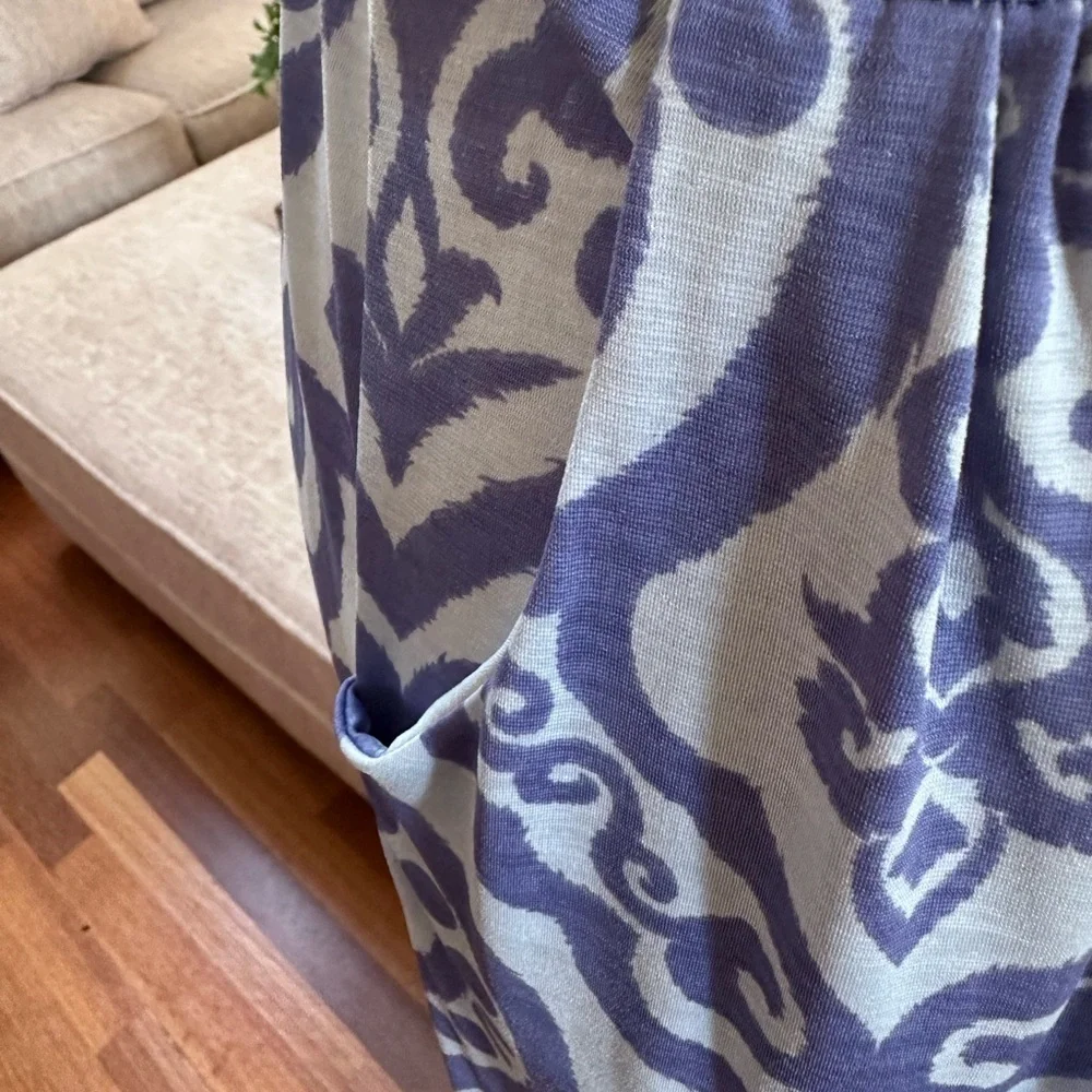 Beautiful Maxi Dress 🦋 - Picture 5 of 14